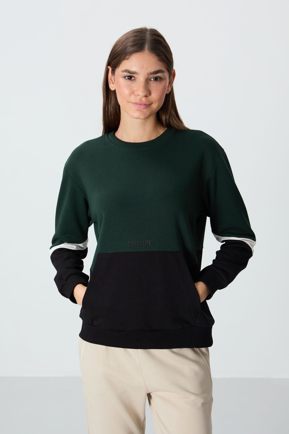 Forest Green Compact Cotton Thick Smooth Textured O Collar Oversize Fit Women's Sweatshirt - 97289