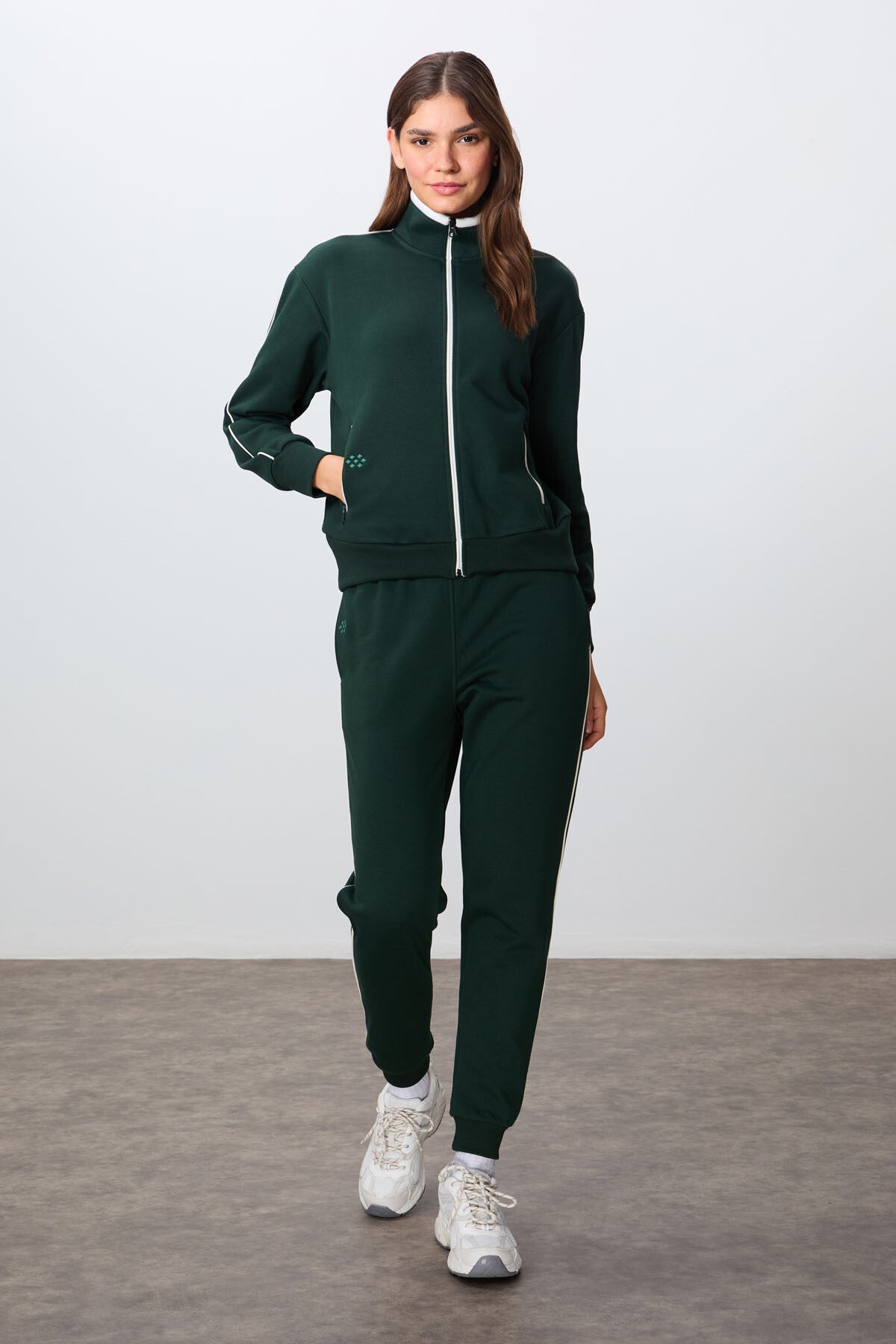 Forest Green Compact Cotton Thick Smooth Textured Stand Collar Oversize Fit Women's Tracksuit Set - 95340