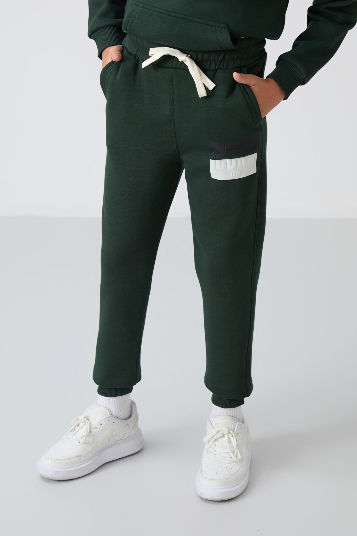 Forest Green Cotton Thick Fleece-Lined Soft Textured Standard Fit Printed Boys' Tracksuit Set - 11246