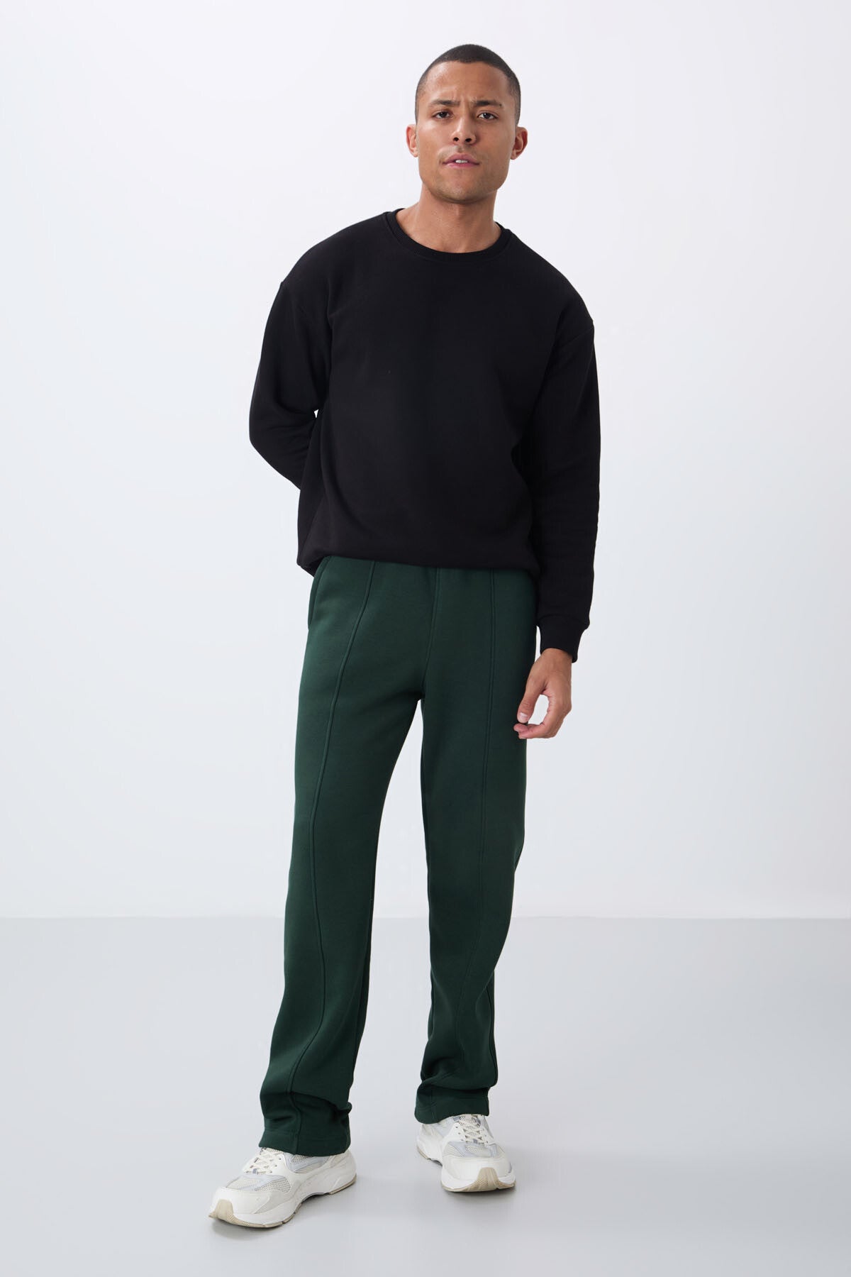 Forest Green Cotton Thick Fleece-Lined Soft Textured Oversize Embroidered Men's Tracksuit Bottom -82146