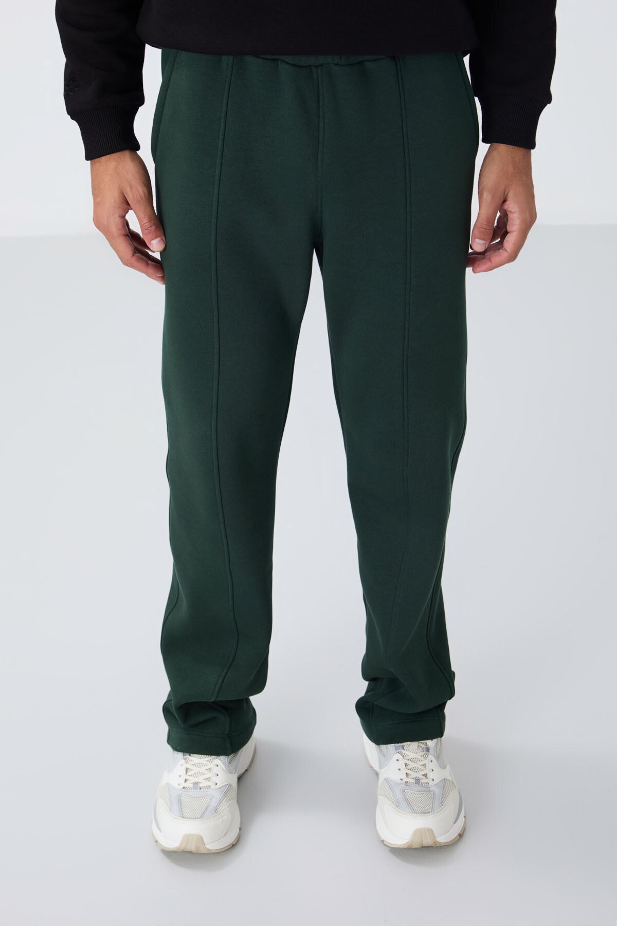 Forest Green Cotton Thick Fleece-Lined Soft Textured Oversize Embroidered Men's Tracksuit Bottom -82146