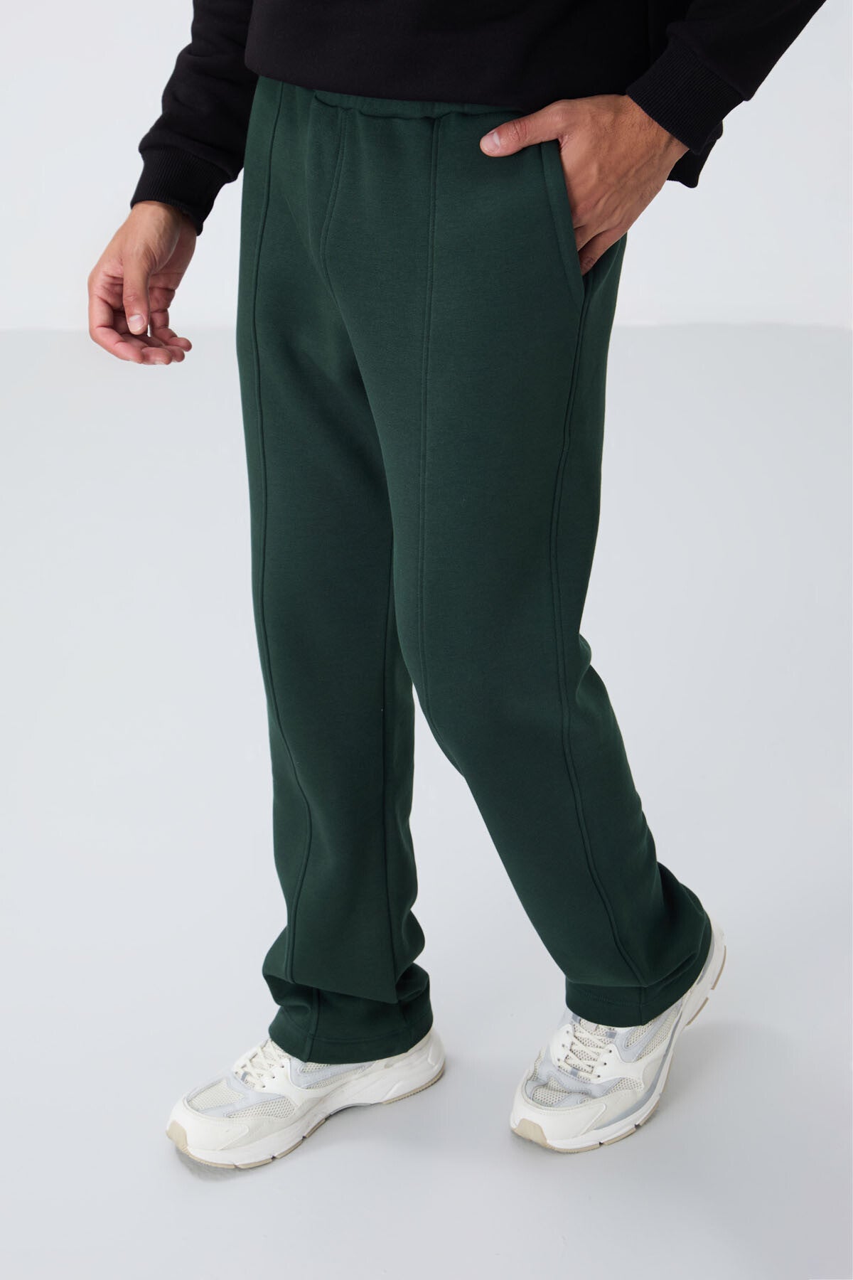 Forest Green Cotton Thick Fleece-Lined Soft Textured Oversize Embroidered Men's Tracksuit Bottom -82146