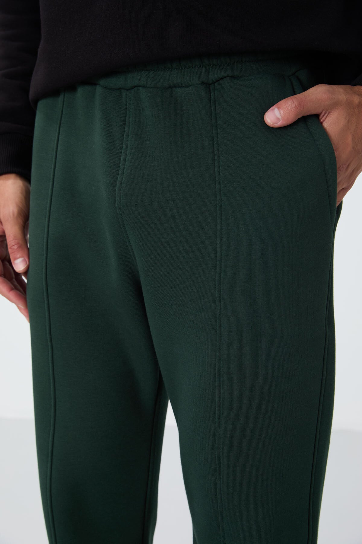 Forest Green Cotton Thick Fleece-Lined Soft Textured Oversize Embroidered Men's Tracksuit Bottom -82146