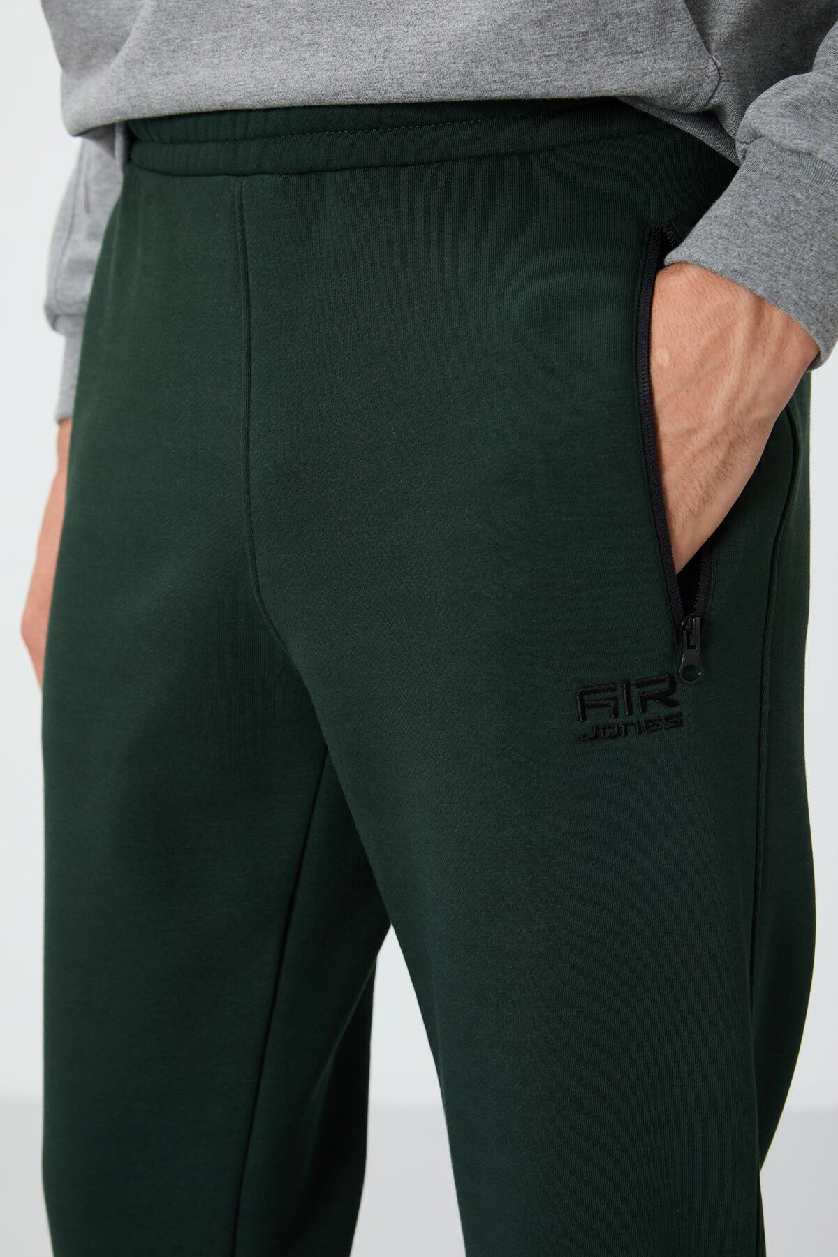 Cesar Pine Green Pocketed Jogger Men's Tracksuit Bottom - 84929