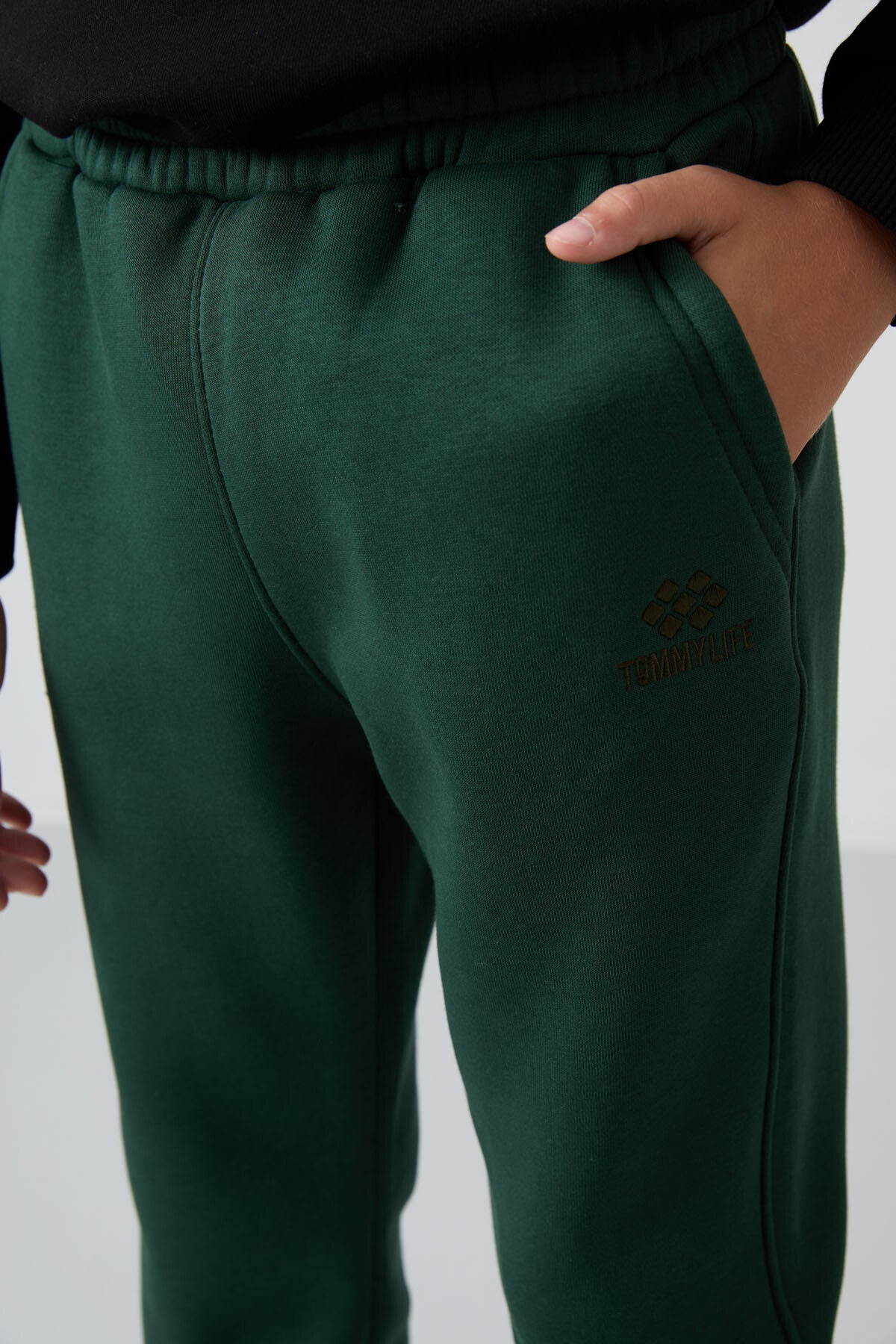 Forest Green Cotton Thick Fleece-Lined Soft Texture Standard Fit Embroidered Boys' Tracksuit Bottom - 11224