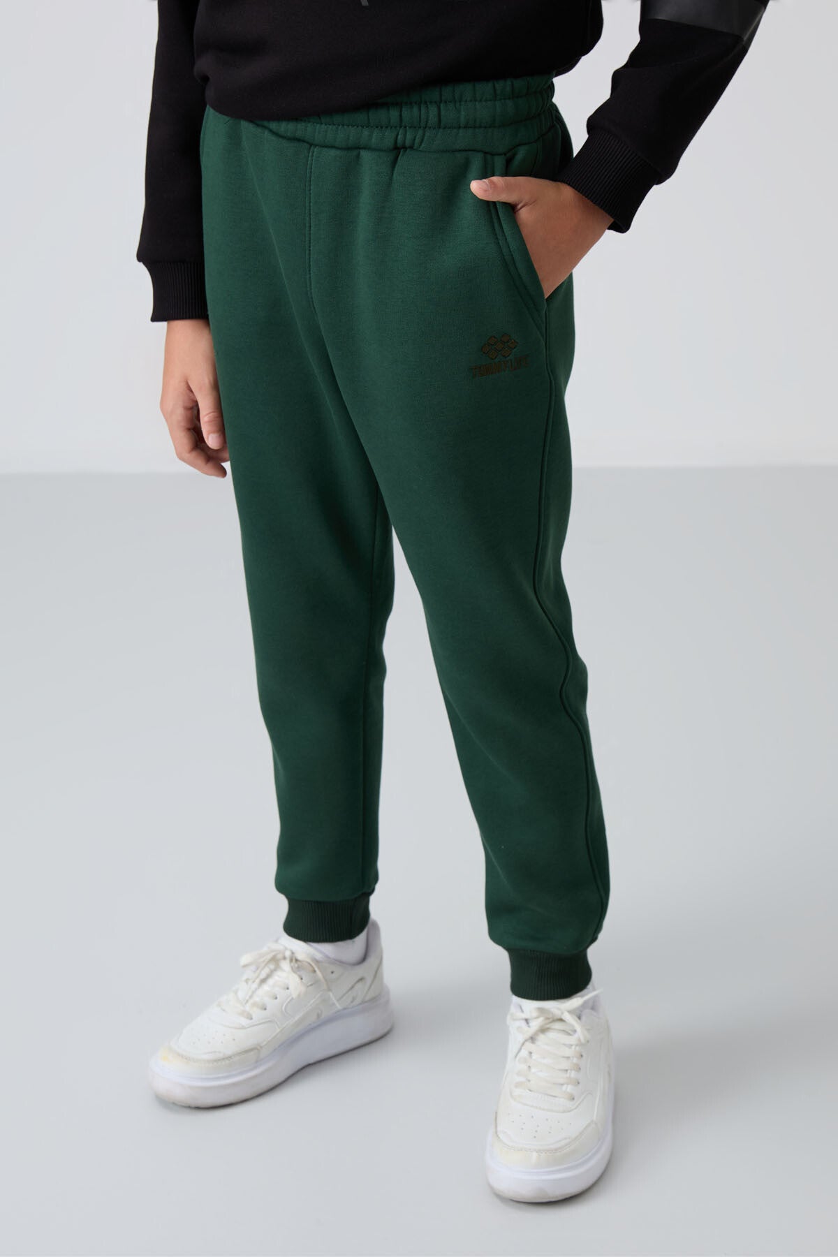 Forest Green Cotton Thick Fleece-Lined Soft Texture Standard Fit Embroidered Boys' Tracksuit Bottom - 11224