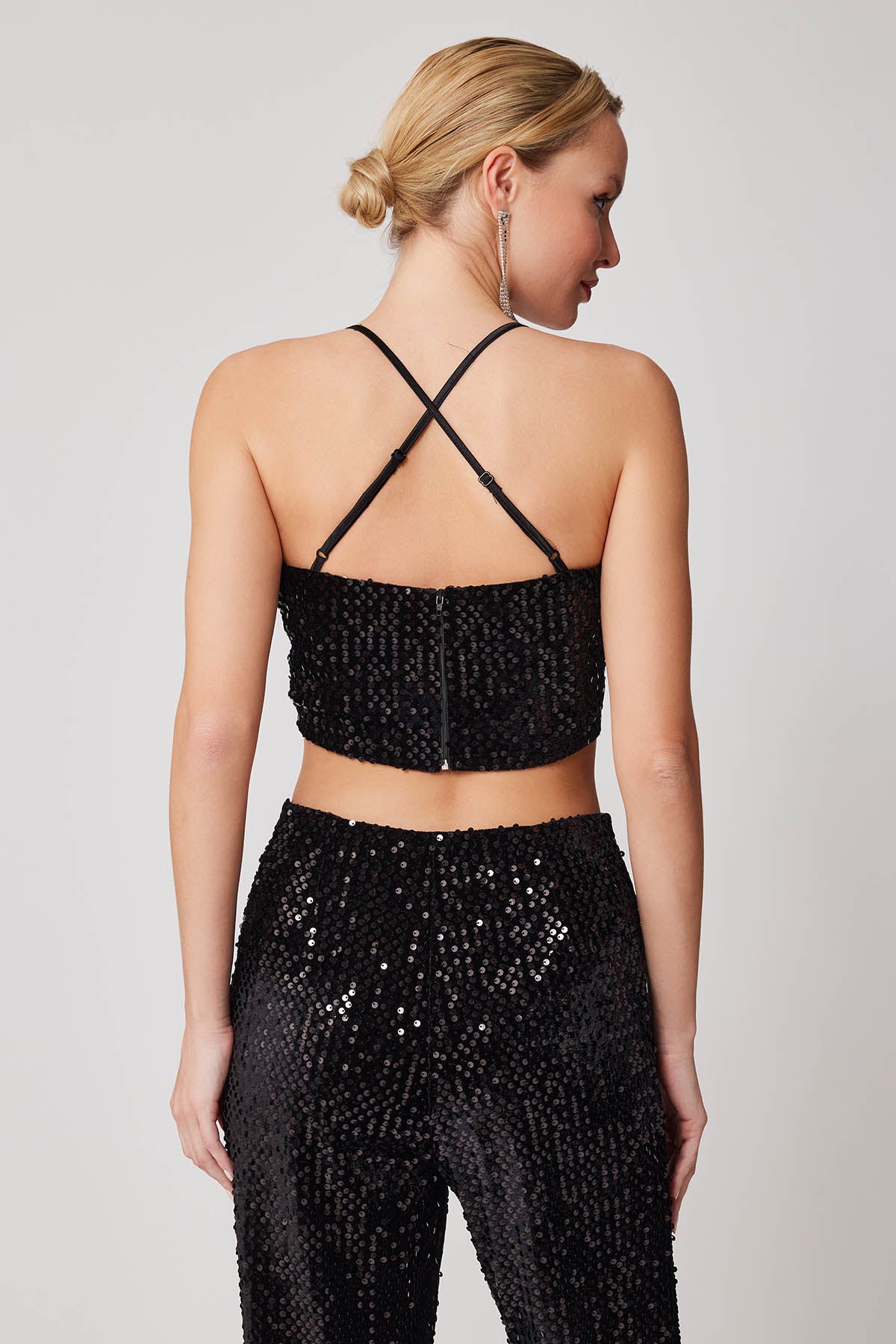 BLOUSE WITH CROSS- STRING STRAP