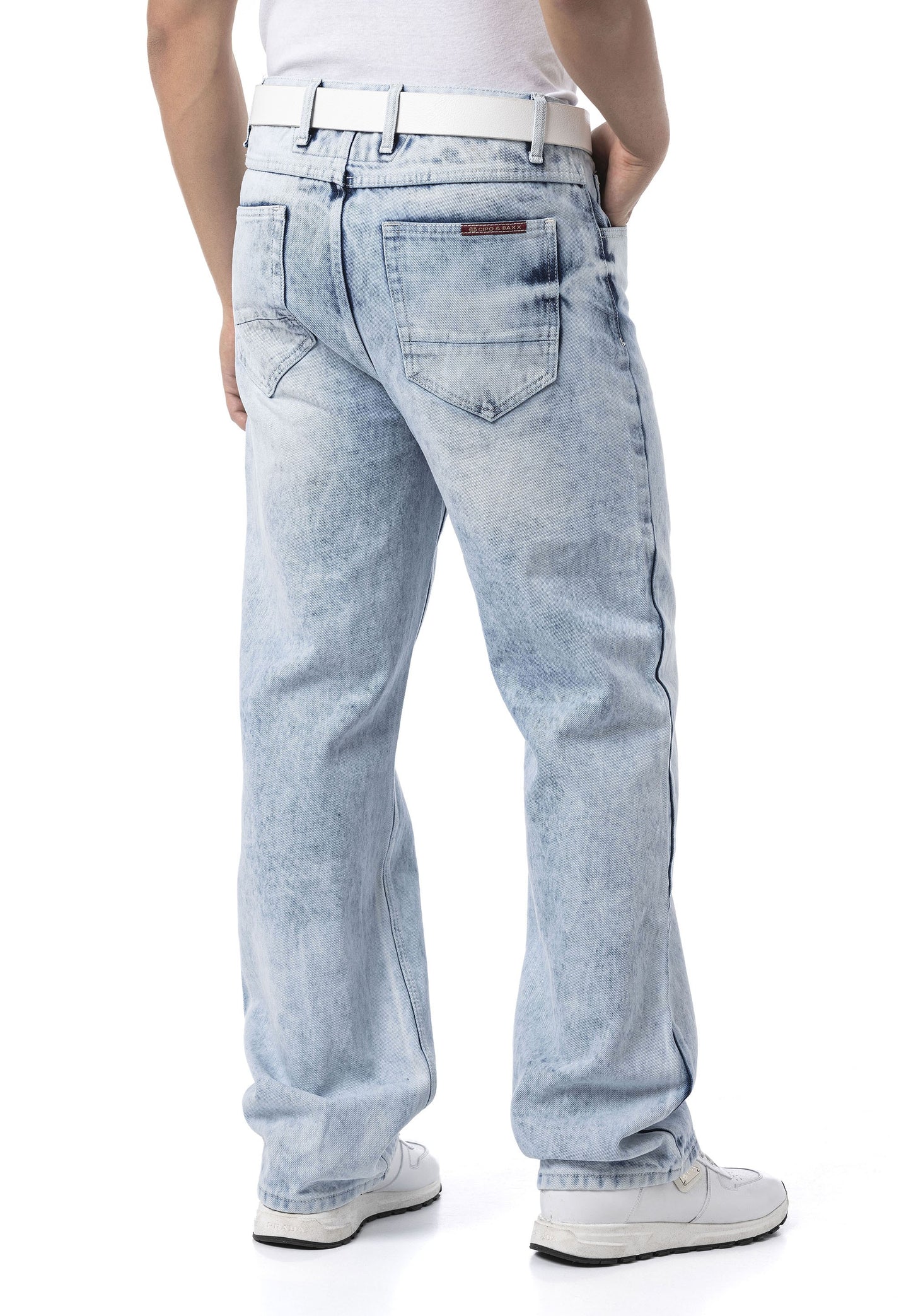 CD903 Stright cut Jeans