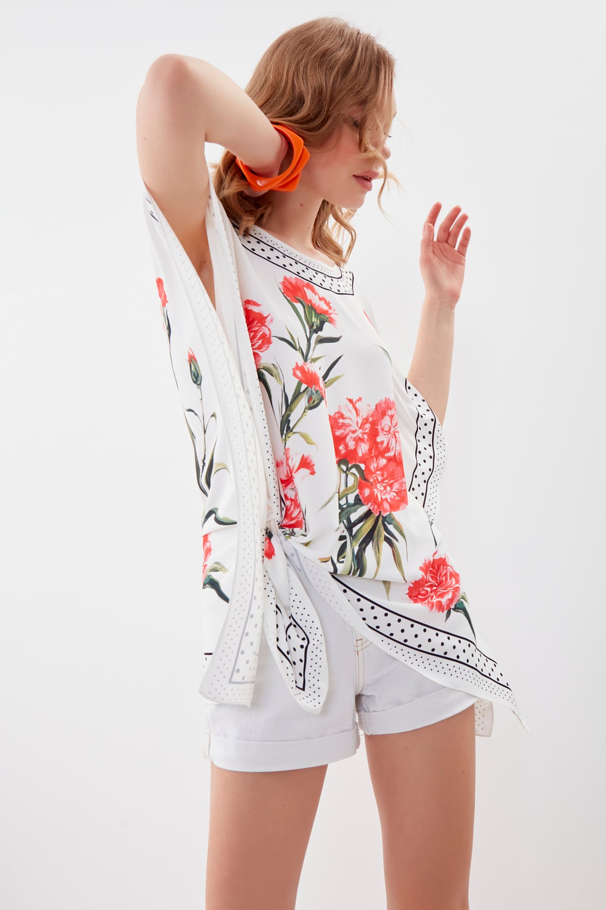 FLOWER-PRINTED LOOSE BLOUSE
