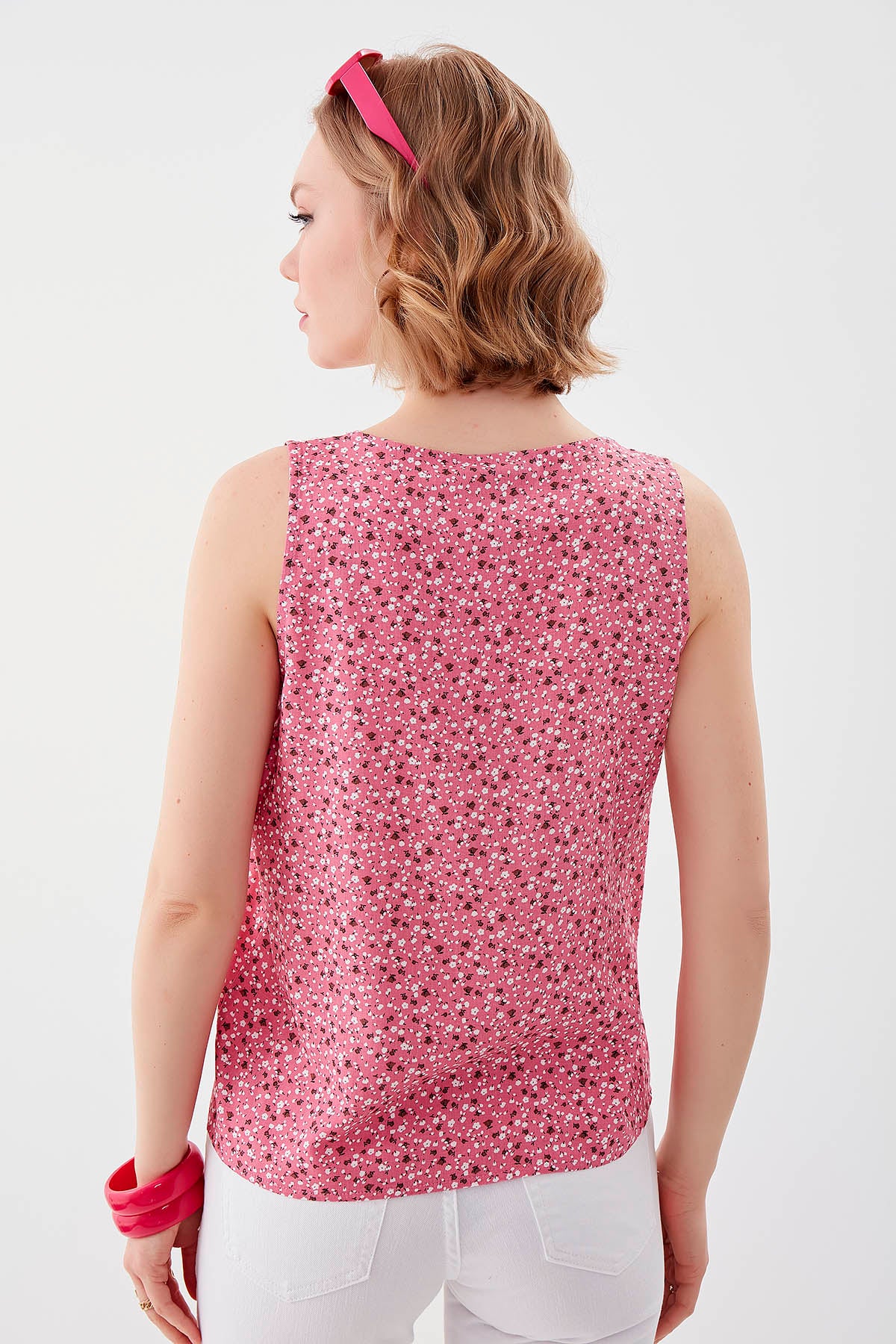 FLOWER PATTERN SLEEVELESS BLOUSE