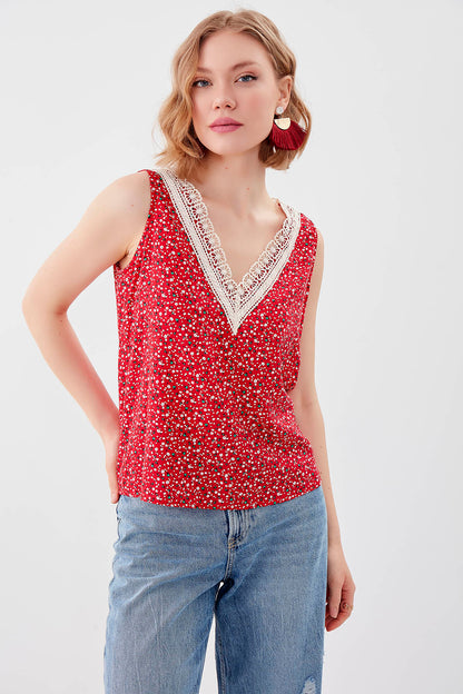 FLOWER PATTERN SLEEVELESS BLOUSE