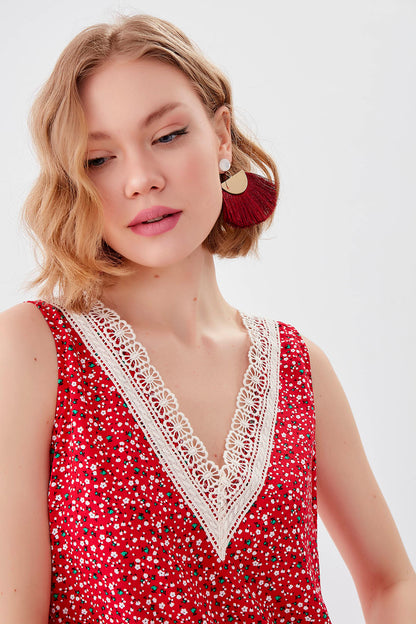 FLOWER PATTERN SLEEVELESS BLOUSE