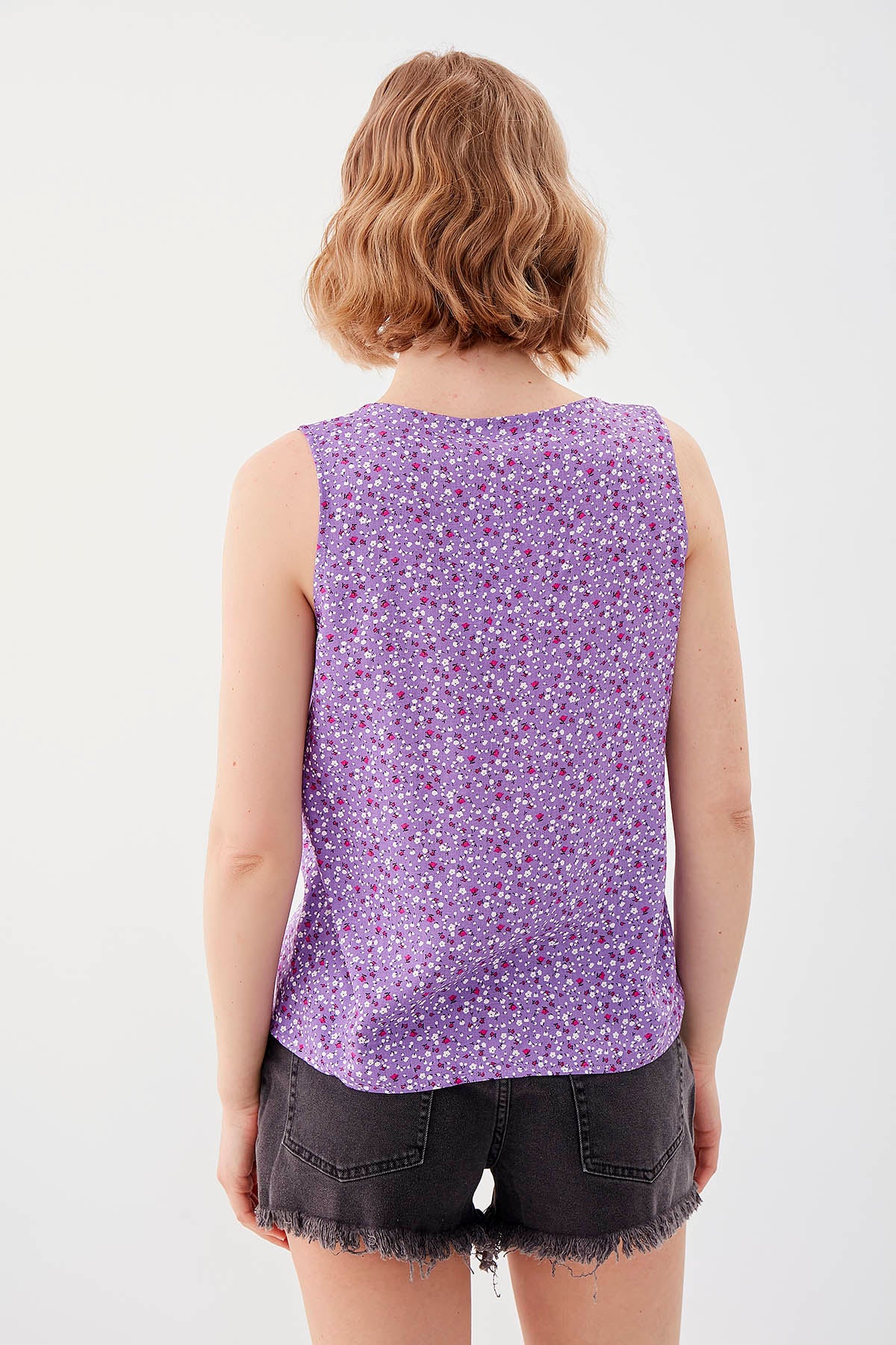 FLOWER PATTERN SLEEVELESS BLOUSE