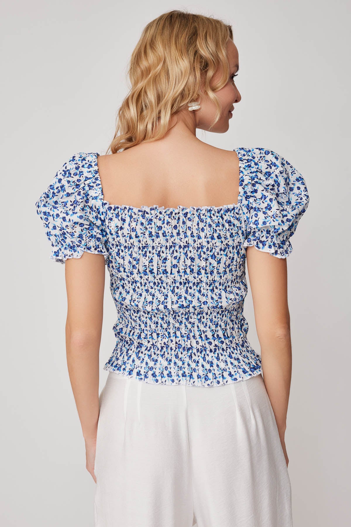 CROP BLOUSE WITH FLOWER PATTERN