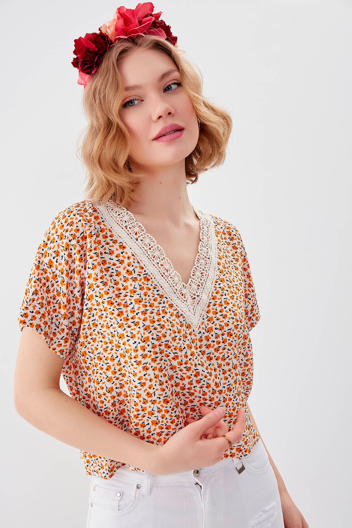 FLORAL PATTERN V COLLAR SHORT SLEEVE BLOUSE
