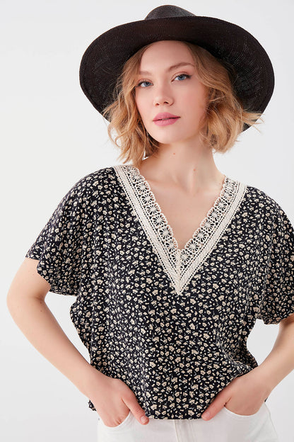 FLORAL PATTERN V COLLAR SHORT SLEEVE BLOUSE