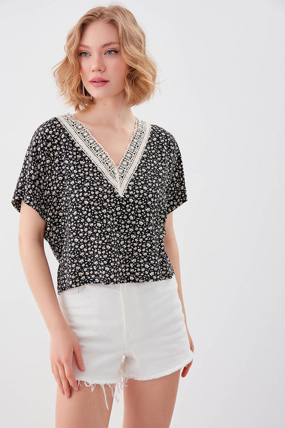 FLORAL PATTERN V COLLAR SHORT SLEEVE BLOUSE