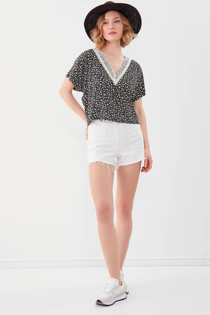 FLORAL PATTERN V COLLAR SHORT SLEEVE BLOUSE