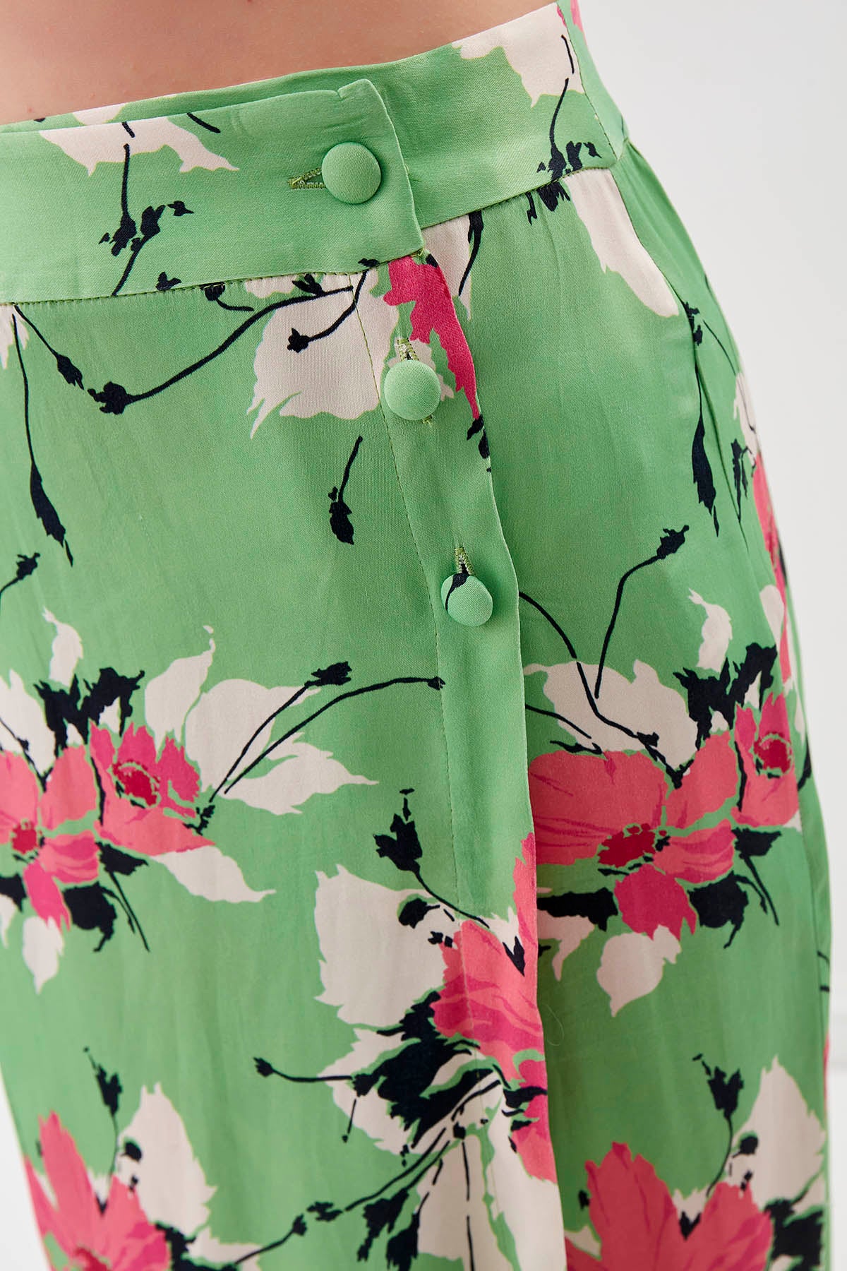 FLORAL MIDI-SIZE SATIN SKIRT