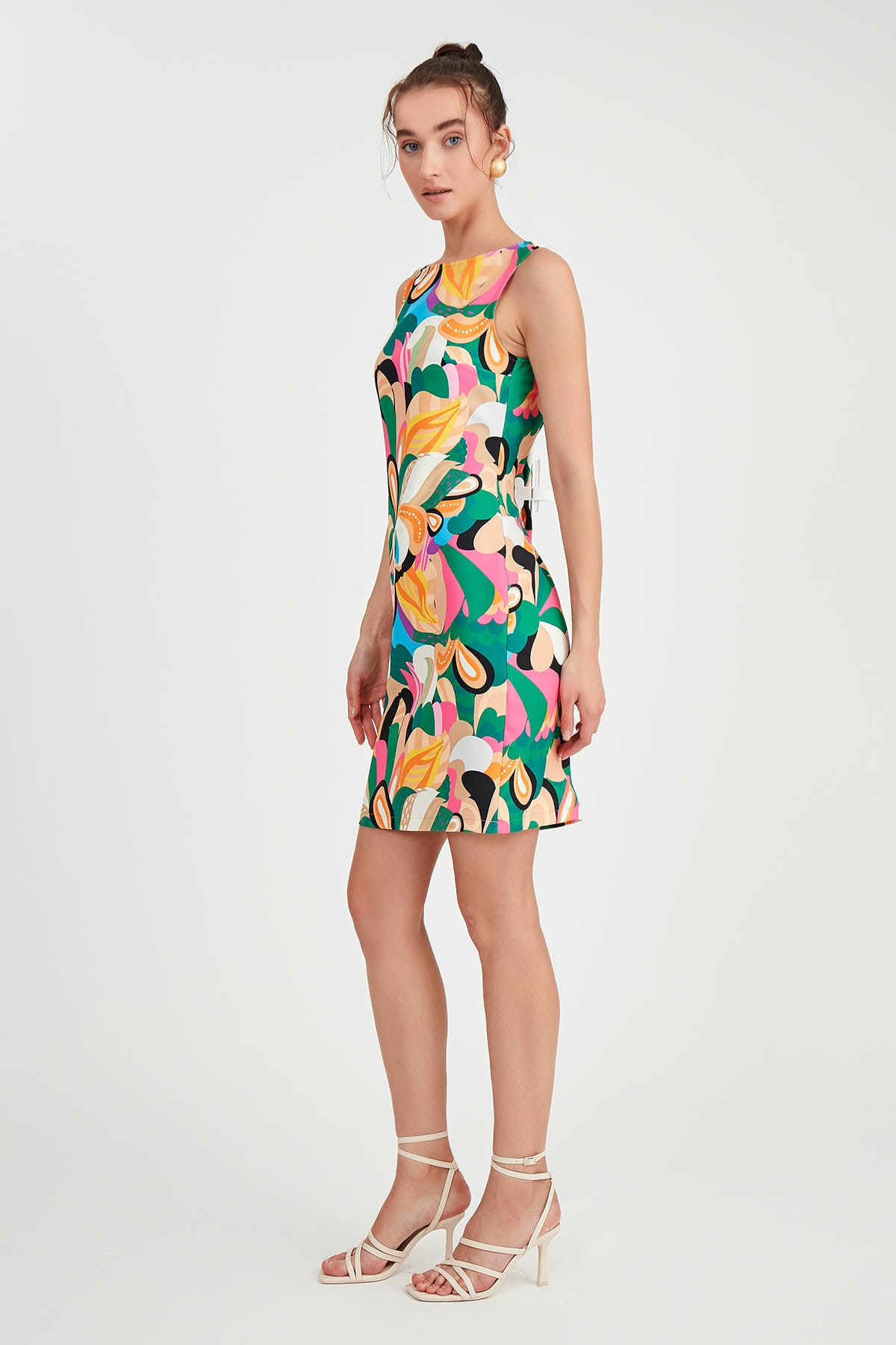 SLEEVELESS DRESS WITH FLOWERS