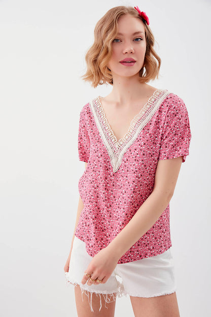 FLORAL V COLLAR BLOUSE