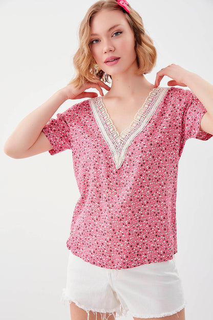 FLORAL V COLLAR BLOUSE