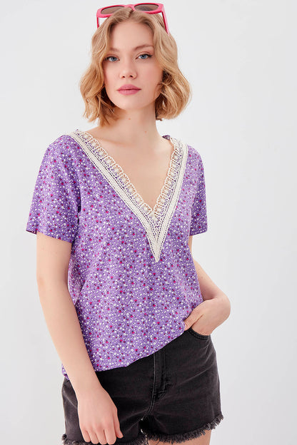 FLORAL V COLLAR BLOUSE