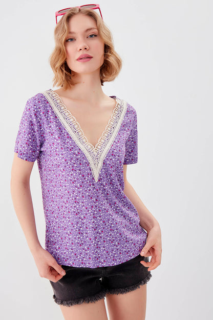 FLORAL V COLLAR BLOUSE