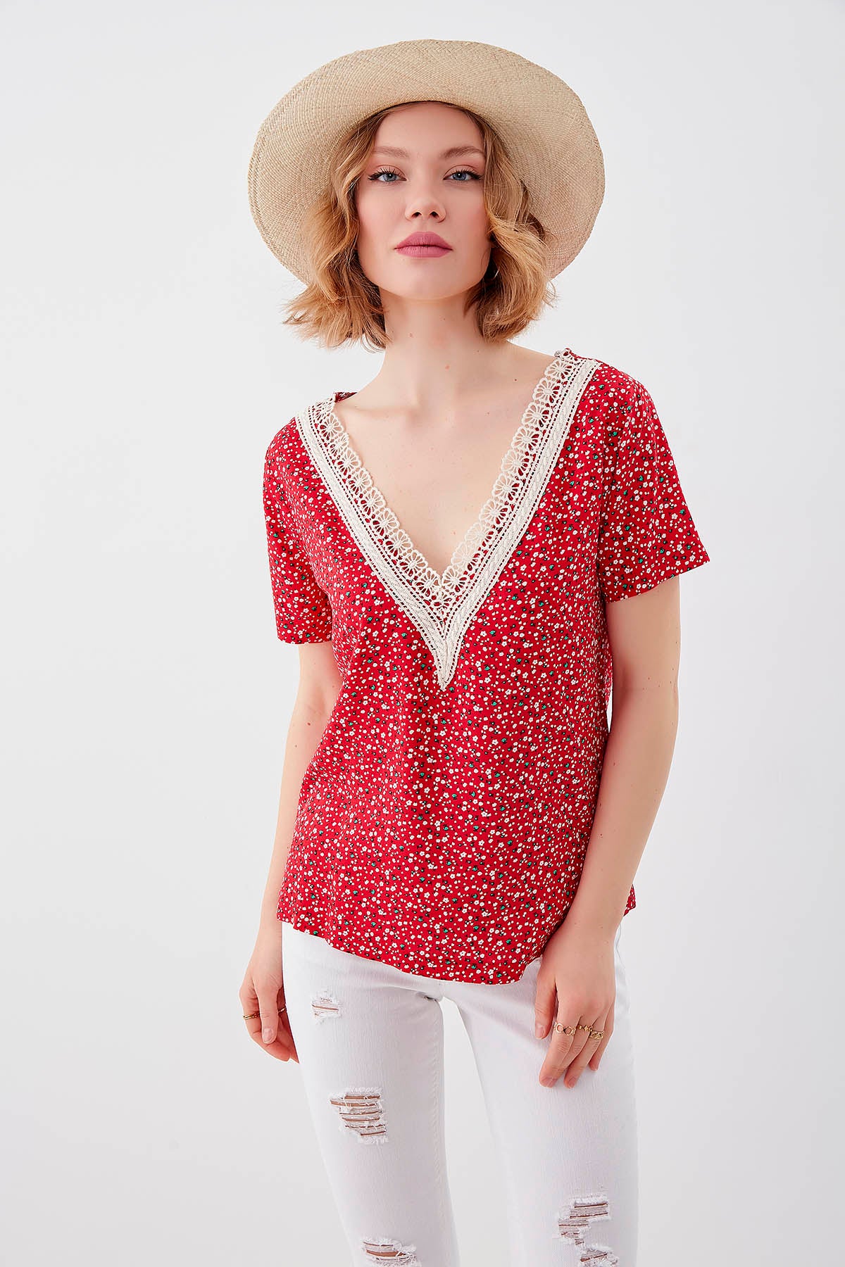 FLORAL V COLLAR BLOUSE