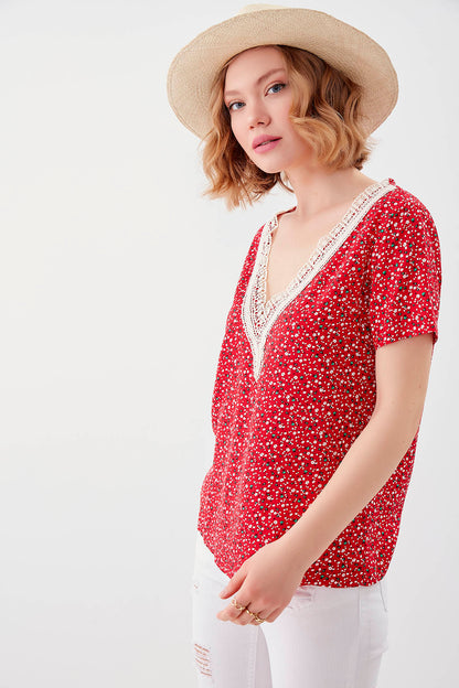 FLORAL V COLLAR BLOUSE