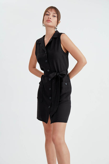 DOUBLE POCKET BUTTON BELT DRESS