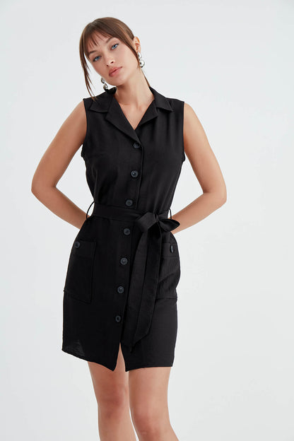 DOUBLE POCKET BUTTON BELT DRESS