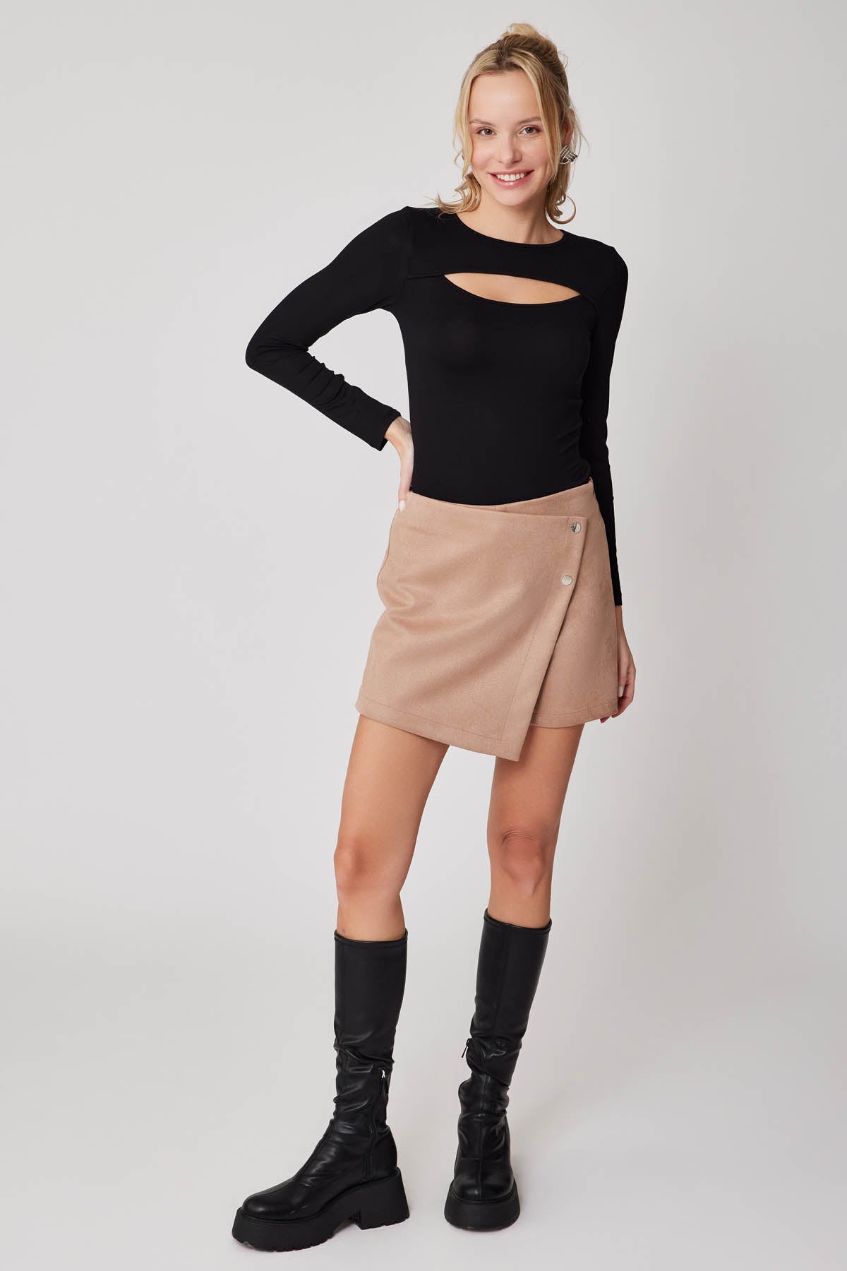 STUDS DETAILED ARTIFICIAL SUITE SHORTS SKIRT
