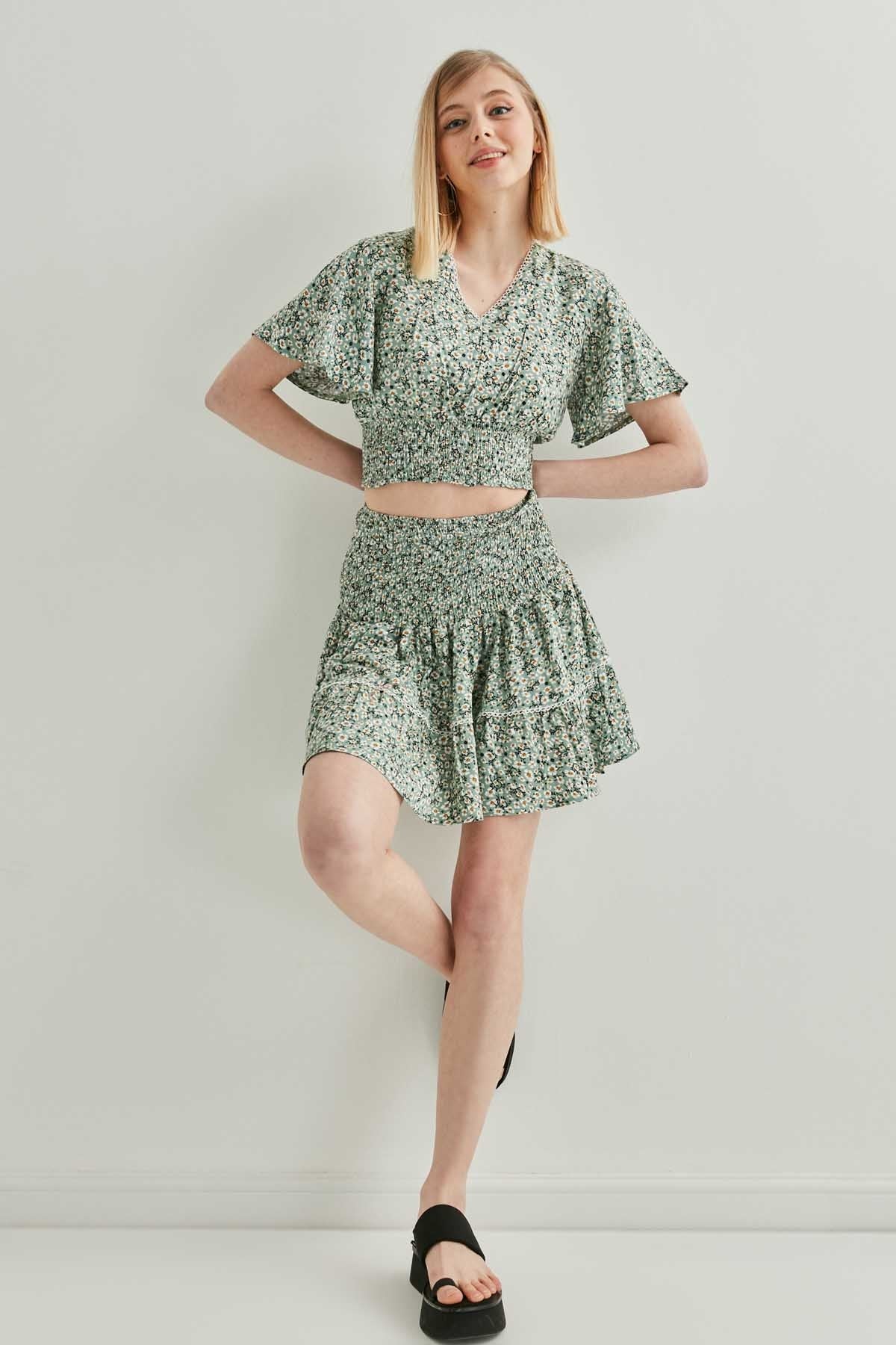 COILED BLOUSE SKIRT SET WITH FLORAL PATTERN