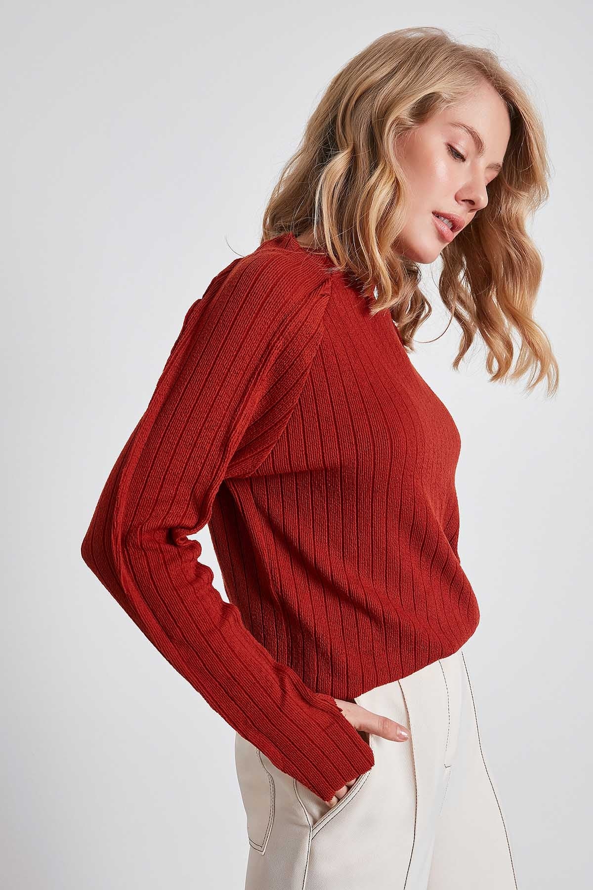 STRIPED KNITTED STITCH DETAILED BLOUSE