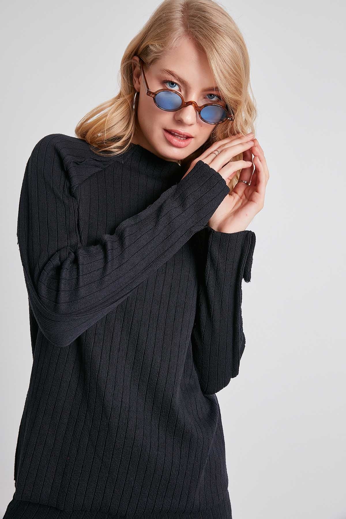 STRIPED KNITTED STITCH DETAILED BLOUSE