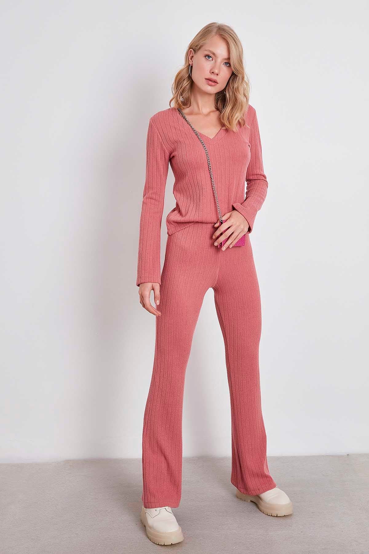STRIPED KNITTED CLOTH COMFORTABLE TROUSERS