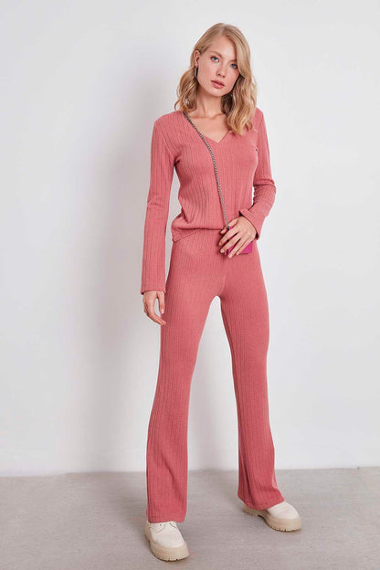 STRIPED KNITTED CLOTH COMFORTABLE TROUSERS
