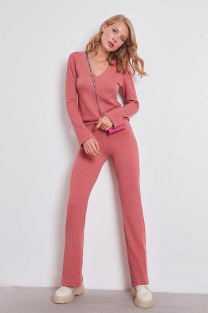 STRIPED KNITTED CLOTH COMFORTABLE TROUSERS