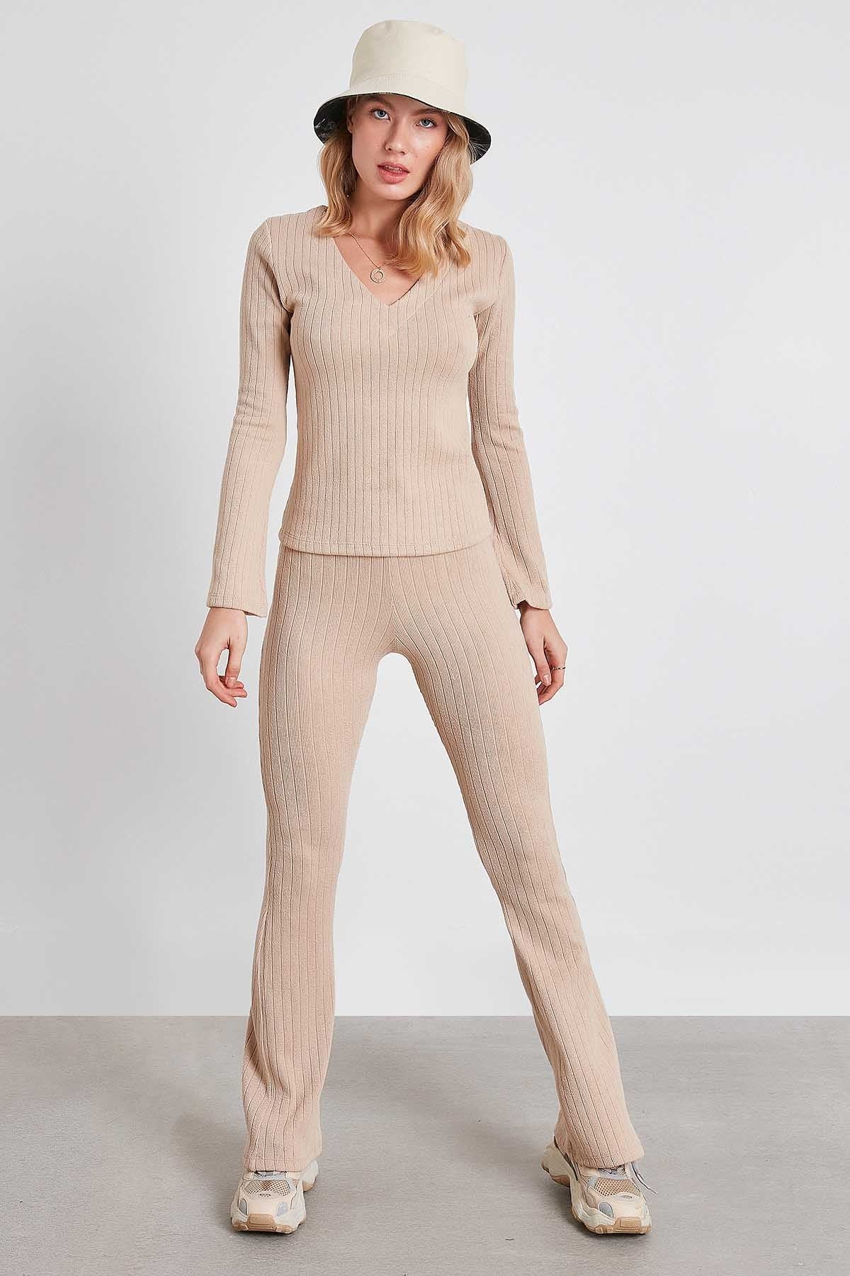 STRIPED KNITTED CLOTH COMFORTABLE TROUSERS