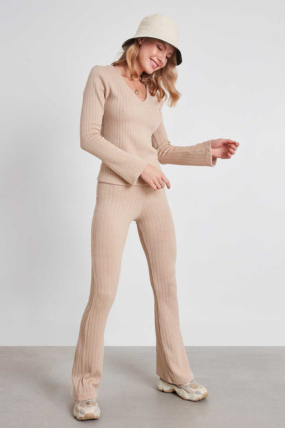 STRIPED KNITTED CLOTH COMFORTABLE TROUSERS