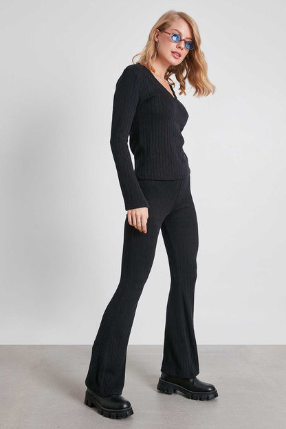 STRIPED KNITTED CLOTH COMFORTABLE TROUSERS