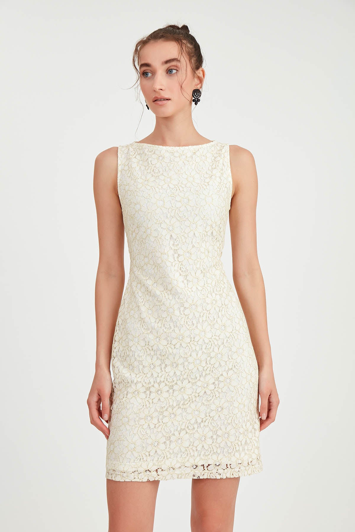 LACE SLEEVELESS LINED DRESS