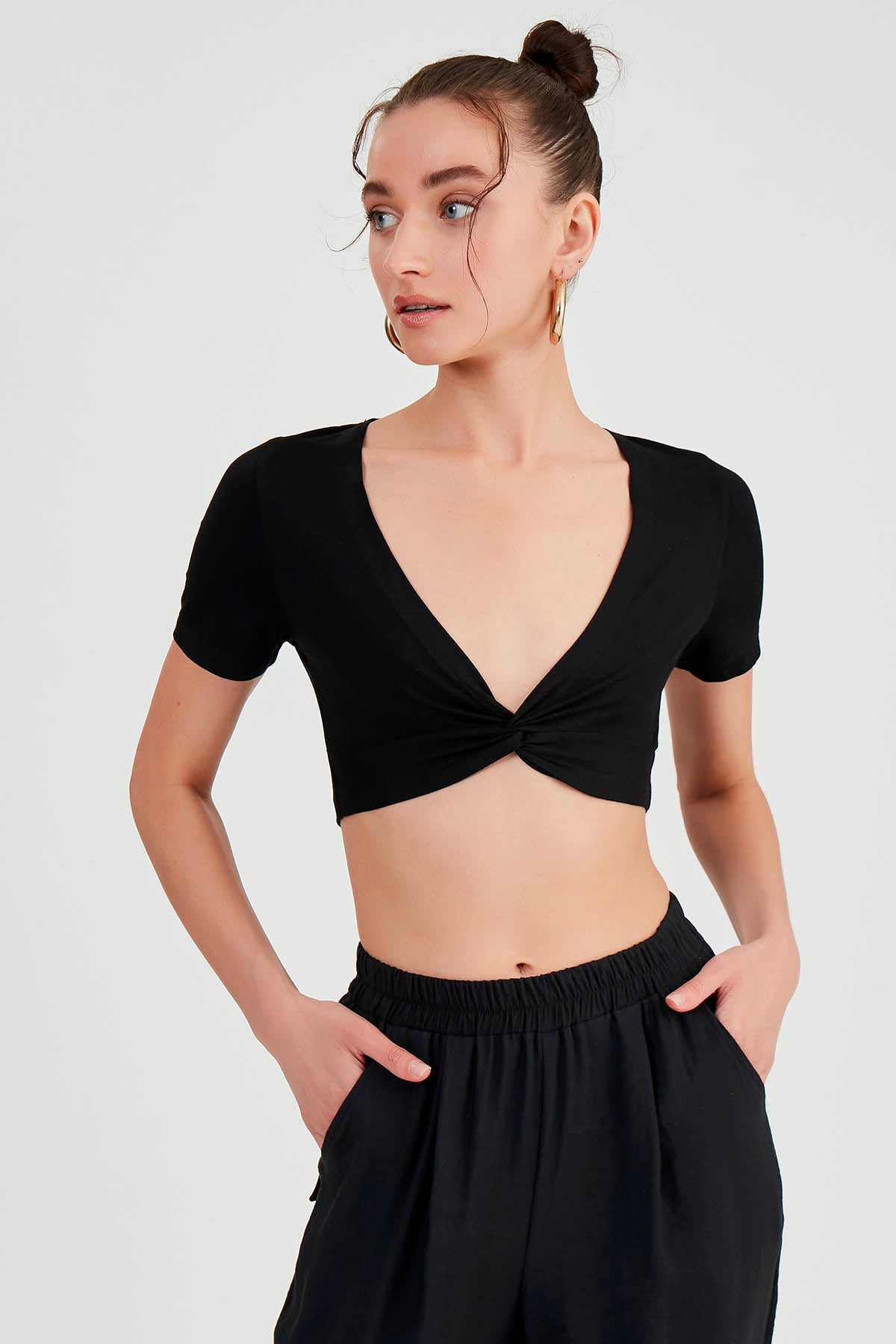 CROP BLOUSE WITH DECOLOR