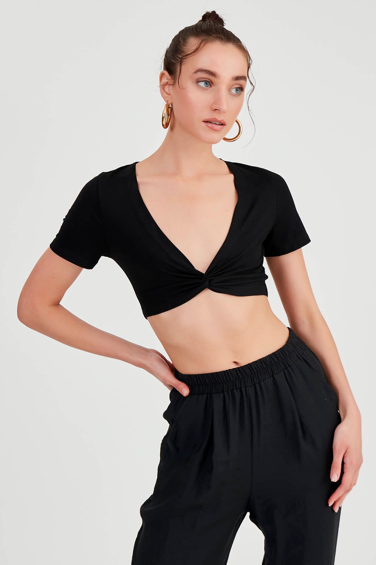 CROP BLOUSE WITH DECOLOR