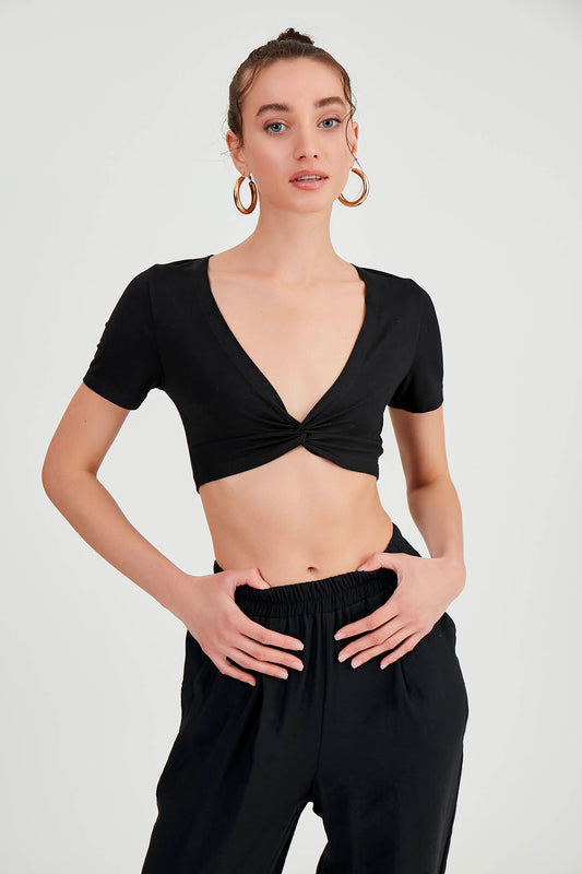CROP BLOUSE WITH DECOLOR