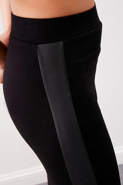 HIGH-WAIST TIGHTS WITH LEATHER STRIPES