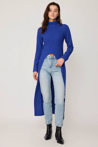 DEEP-SPLIT KNITTED BLOUSE