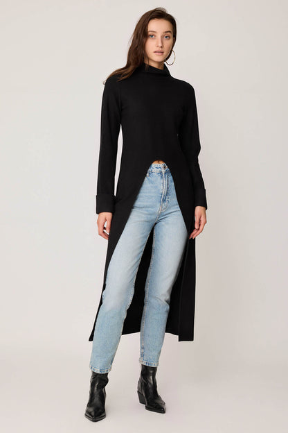 DEEP-SPLIT KNITTED BLOUSE