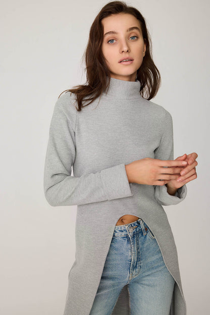 DEEP-SPLIT KNITTED BLOUSE
